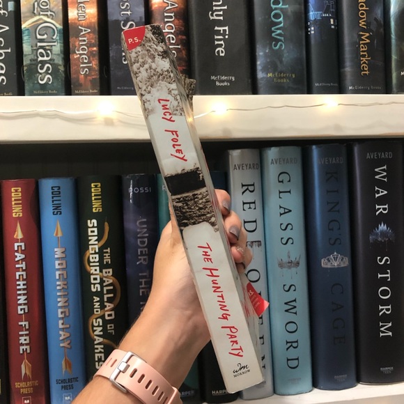 The Hunting Party by Lucy Foley Mystery Book - Picture 3 of 5